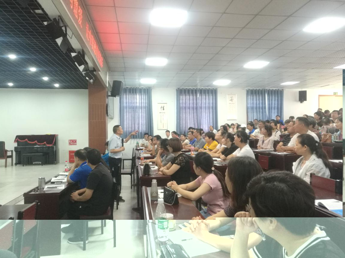 聆听专家讲座 启迪教育智慧 ---新郑中专教职工全员培训掠影(图4)