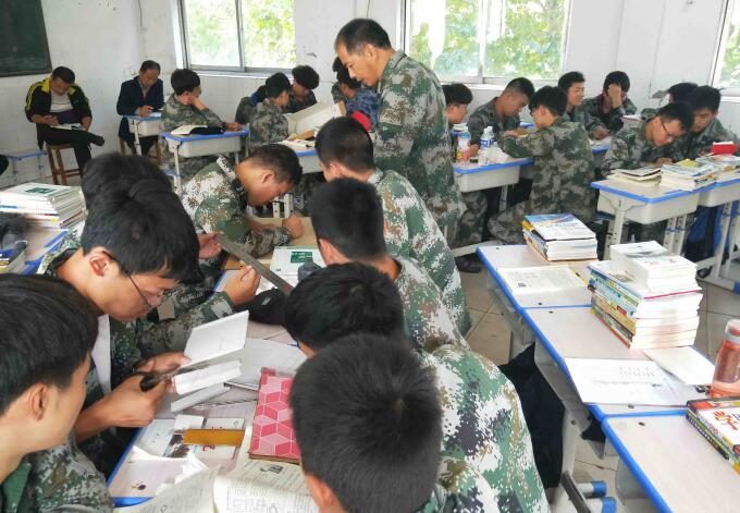 认真落实三年发展规划  稳步提高学校教学质量(图2)