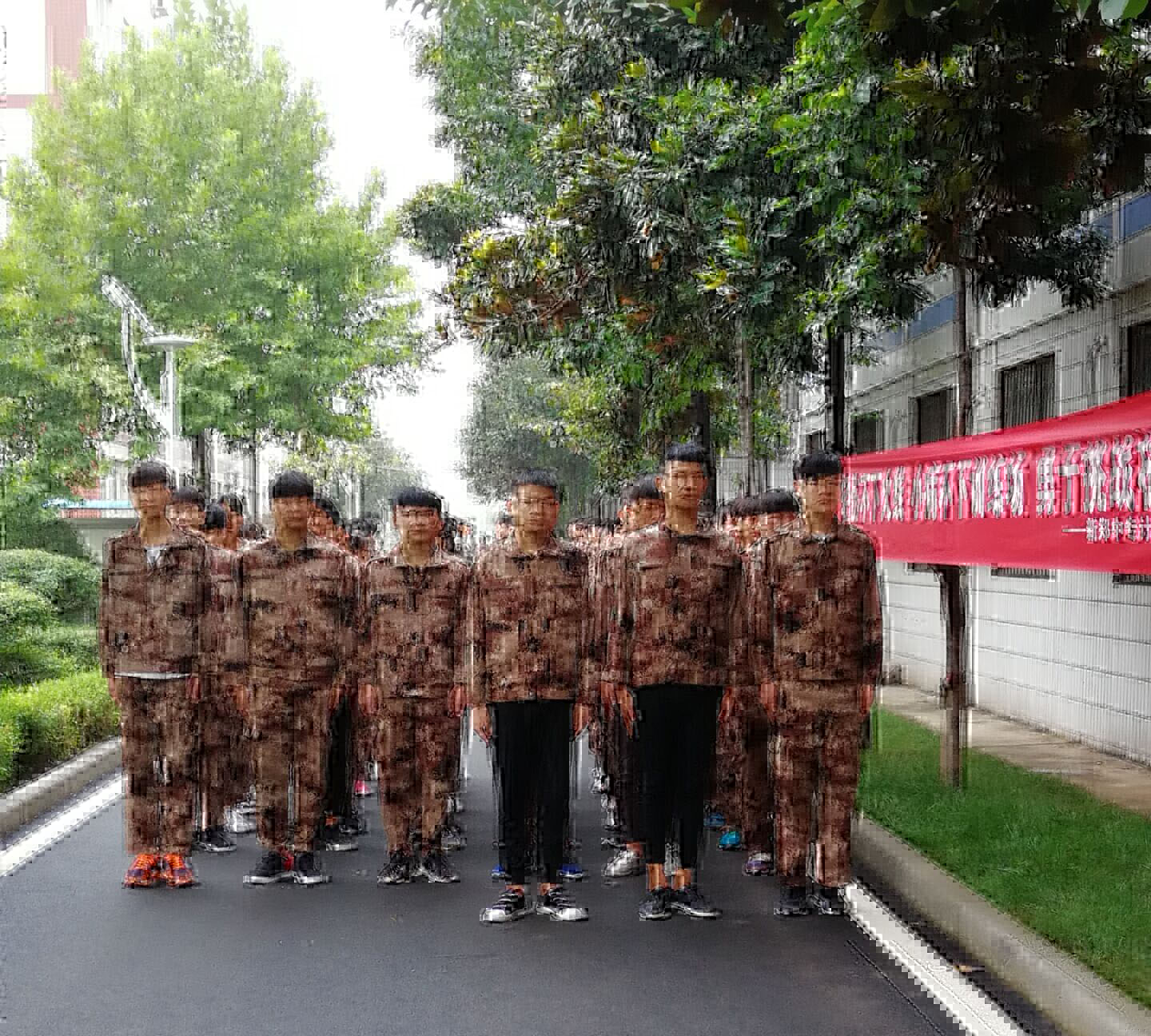 “苦”中作乐，品尝汗水的味道 -----毅力，是成为紧张军训的一颗(图4)