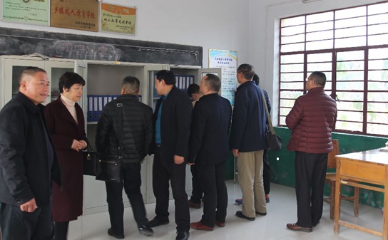 我校人员随新郑创建成职教国家示范县考察团赴罗山县学习(图3)