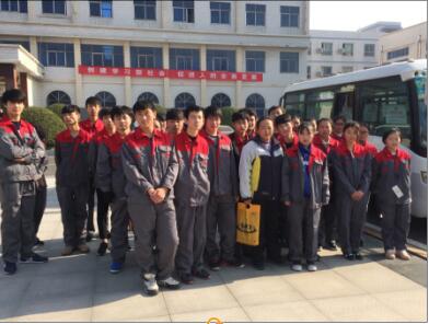 15生物学生到基地实习(图1)