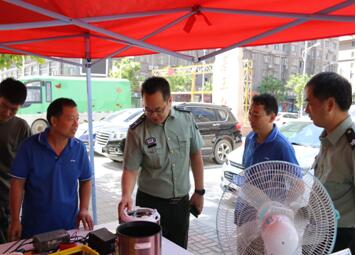 党员活动日志愿服务进社区(图2)