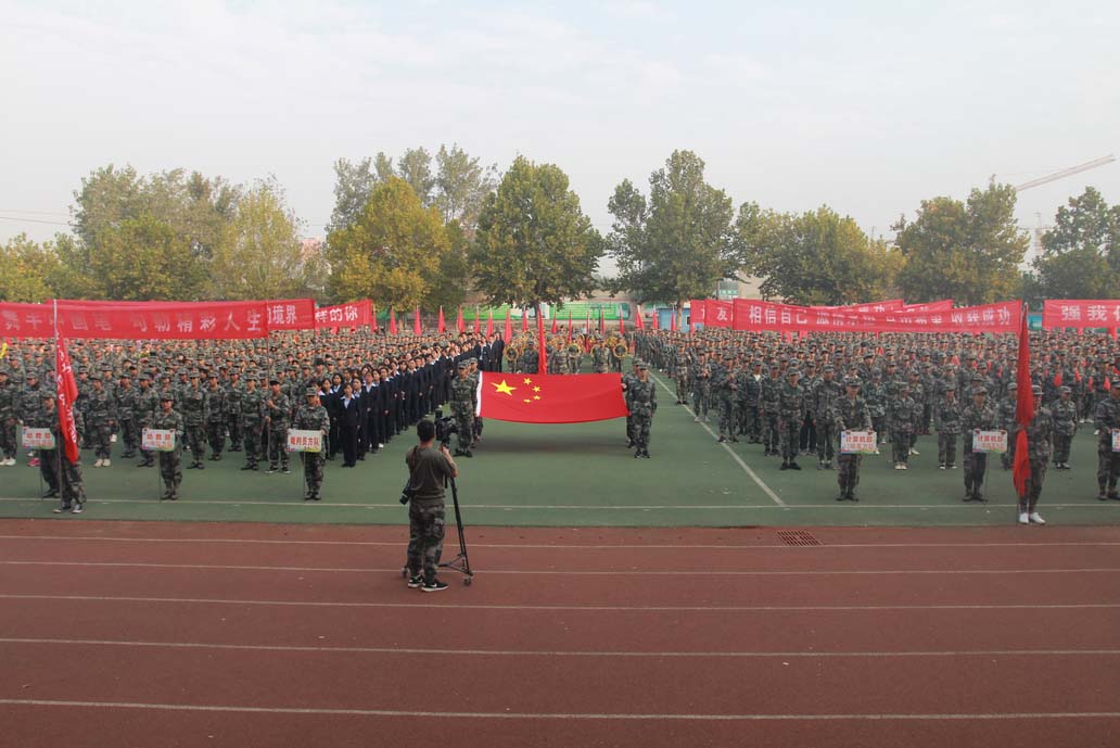 运动会入场(图1)