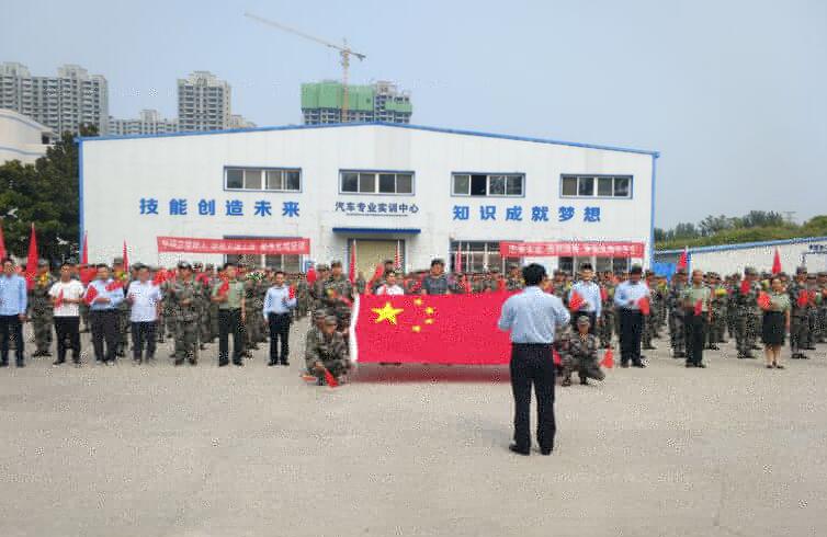 新郑中专汽车部师生向祖国71华诞献礼(图2)