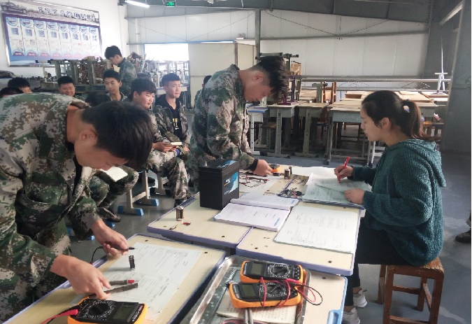 我校汽车专业部举行学生专业技能月考核活动(图8)