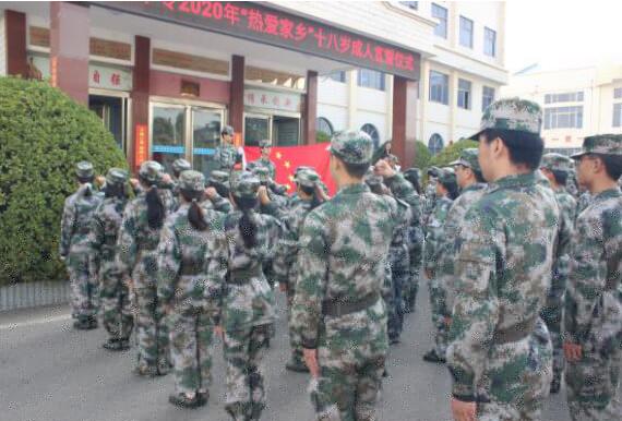 新郑中专举行十八岁成人宣誓仪式(图4)