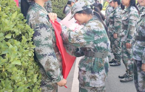 新郑中专举行十八岁成人宣誓仪式(图5)