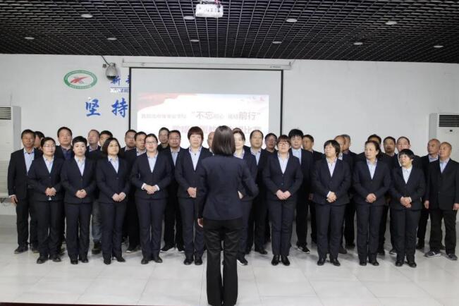 我校成功举行“不忘初心、砥砺前行”教职工合唱比赛(图8)