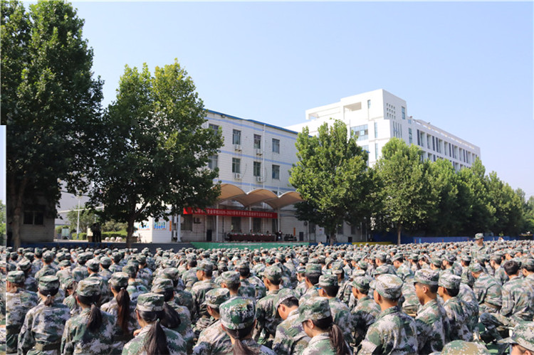 学生集会(图1)
