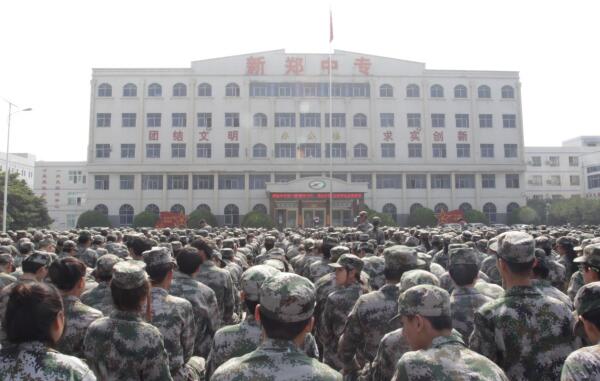 职教活动周系列4－我校成功举行优秀毕业生报告会(图1)