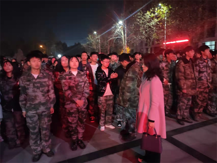 开展夜间演练  确保学生安全(图9)