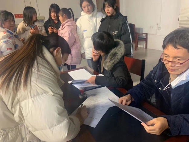 我校艺术幼教部举行校企合作双选会(图5)
