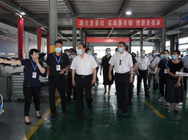 省人大党委会调研组到我校专题调研职业教育工作(图5)
