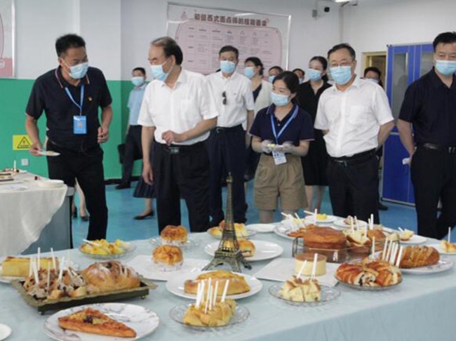 省人大党委会调研组到我校专题调研职业教育工作(图8)