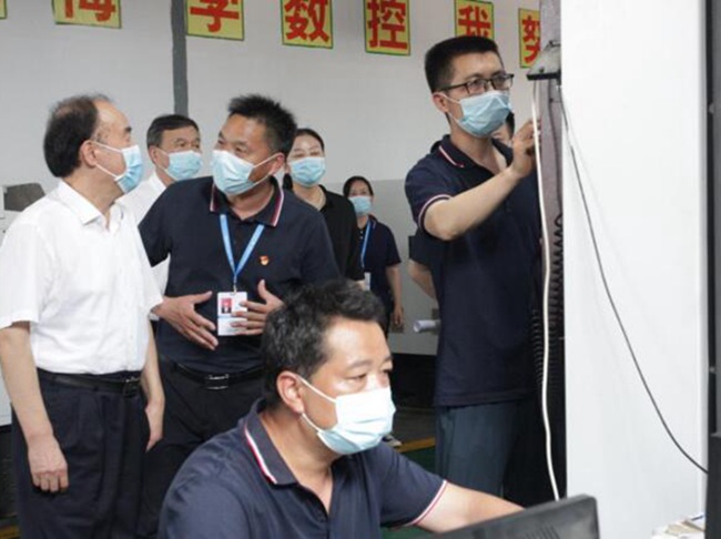 省人大党委会调研组到我校专题调研职业教育工作(图10)