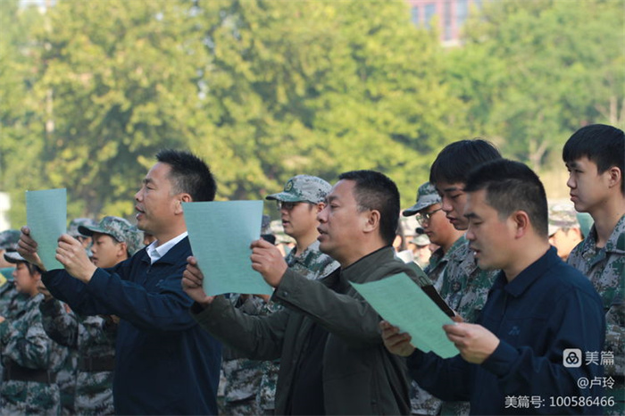 共读千古美文 喜迎党的二十大新郑中专师生经典诵读比赛圆满举行(图2)